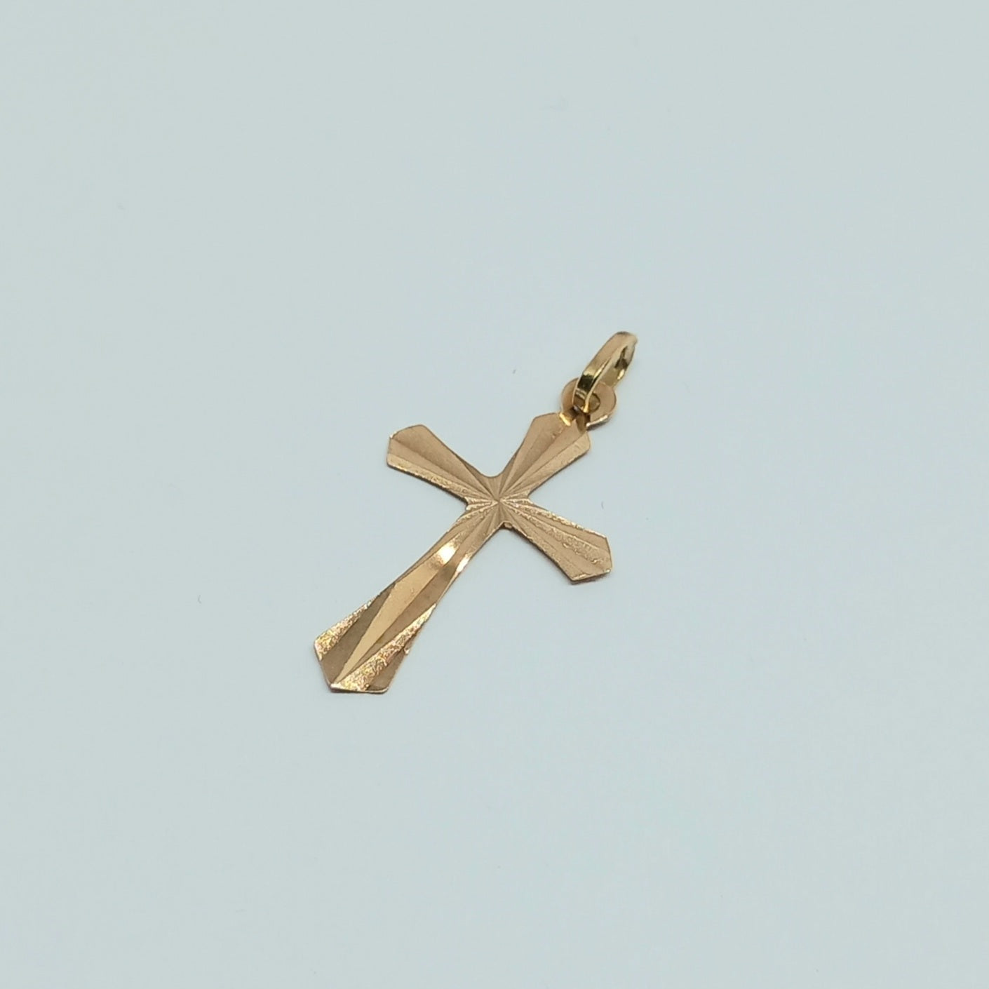 Zlatý přívěšek 14k 585/1000 Kříž - zlato růžové - použité