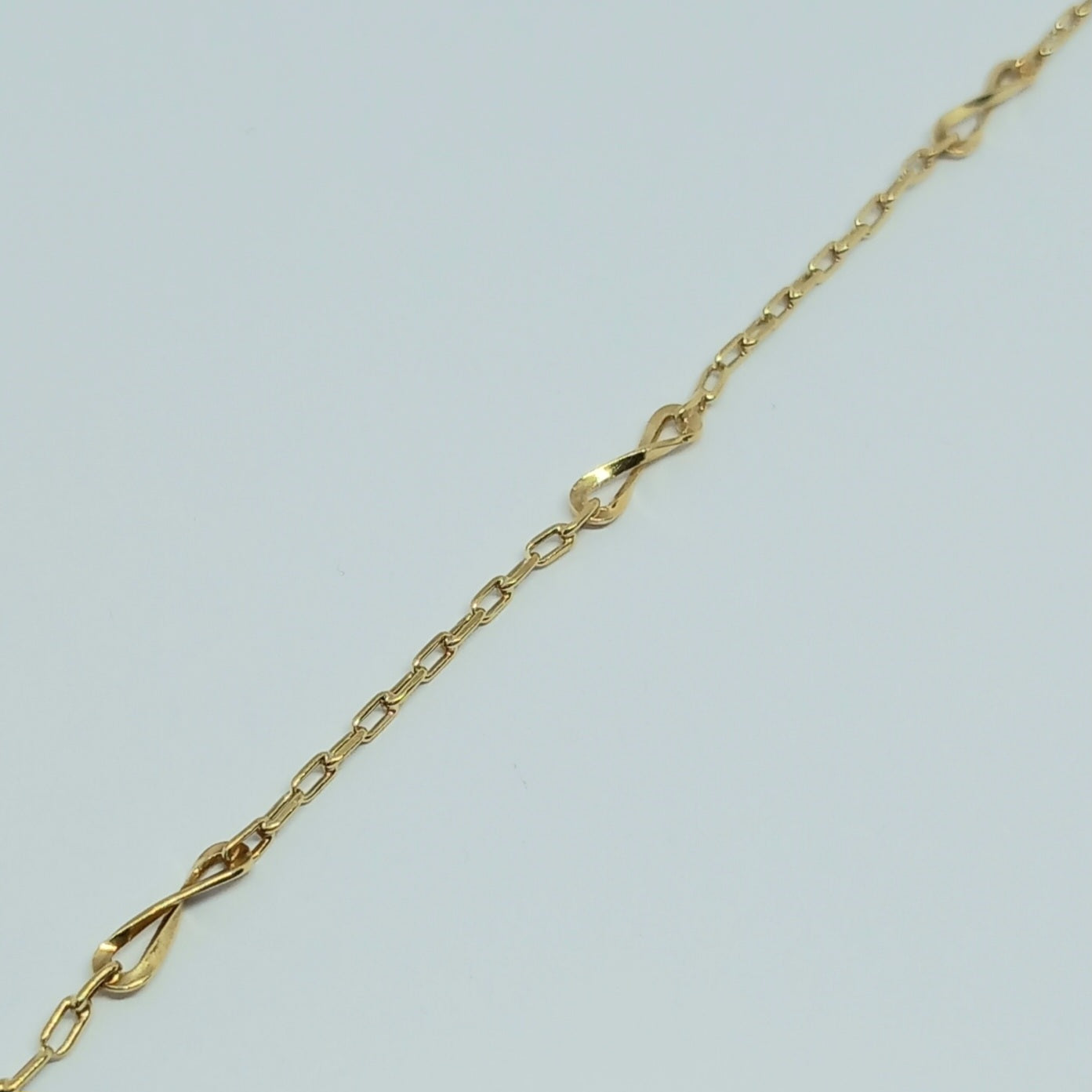 Dámský náramek ze žlutého zlata 14k . 18,5cm . 1,63g . stav B
