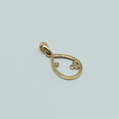 Přívěšek ze žlutého zlata 14k . 0,59g . stav A1