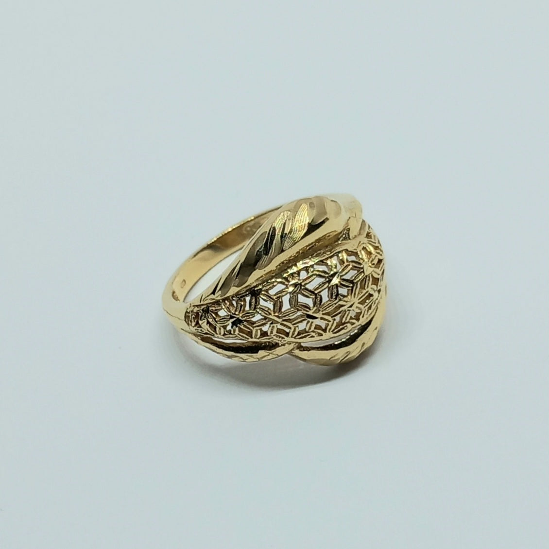 Dámský prsten ze žlutého zlata 14k . vel. 56 . 3,54g . stav B
