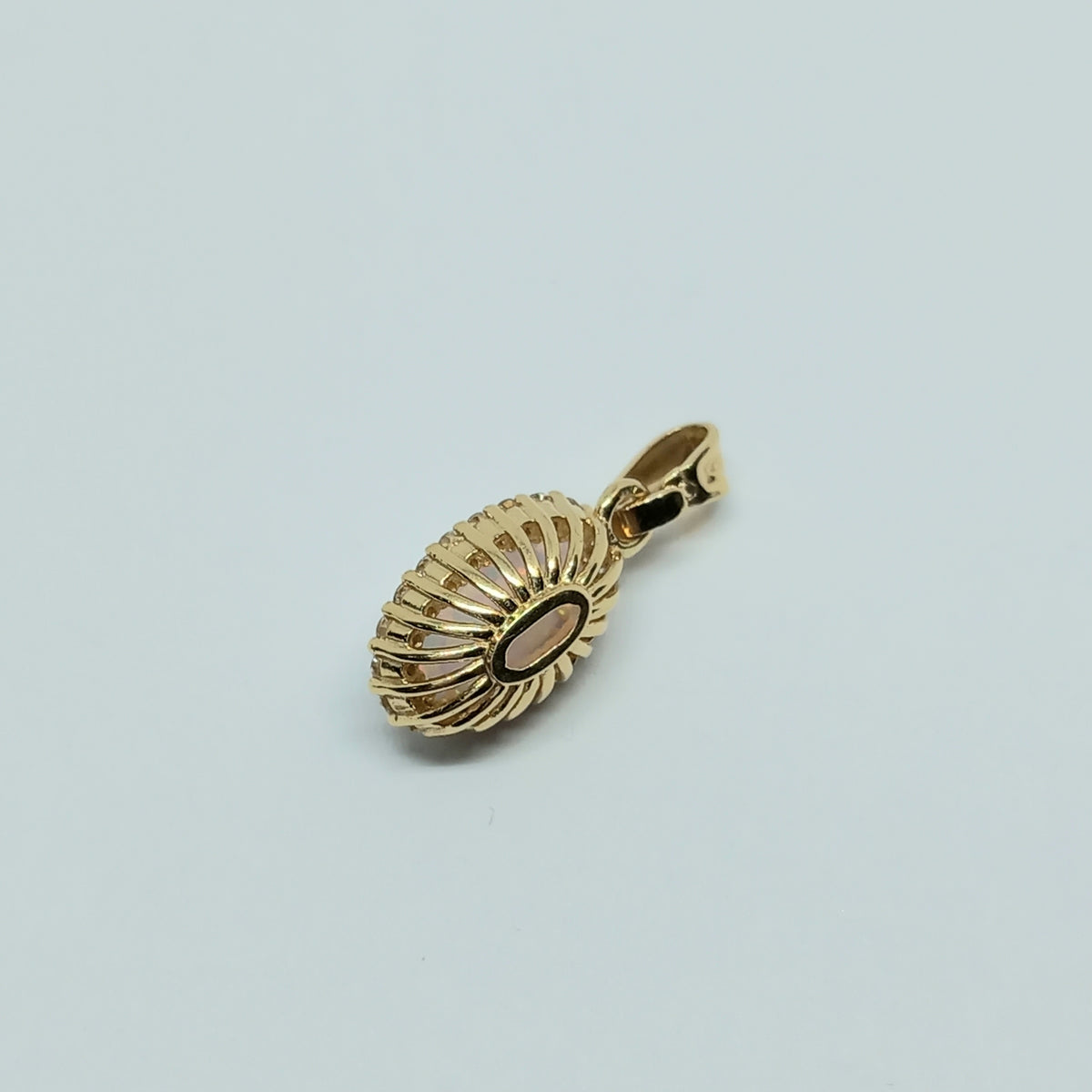 Přívěšek ze žlutého zlata 14k . Opál . 1,49g . stav A