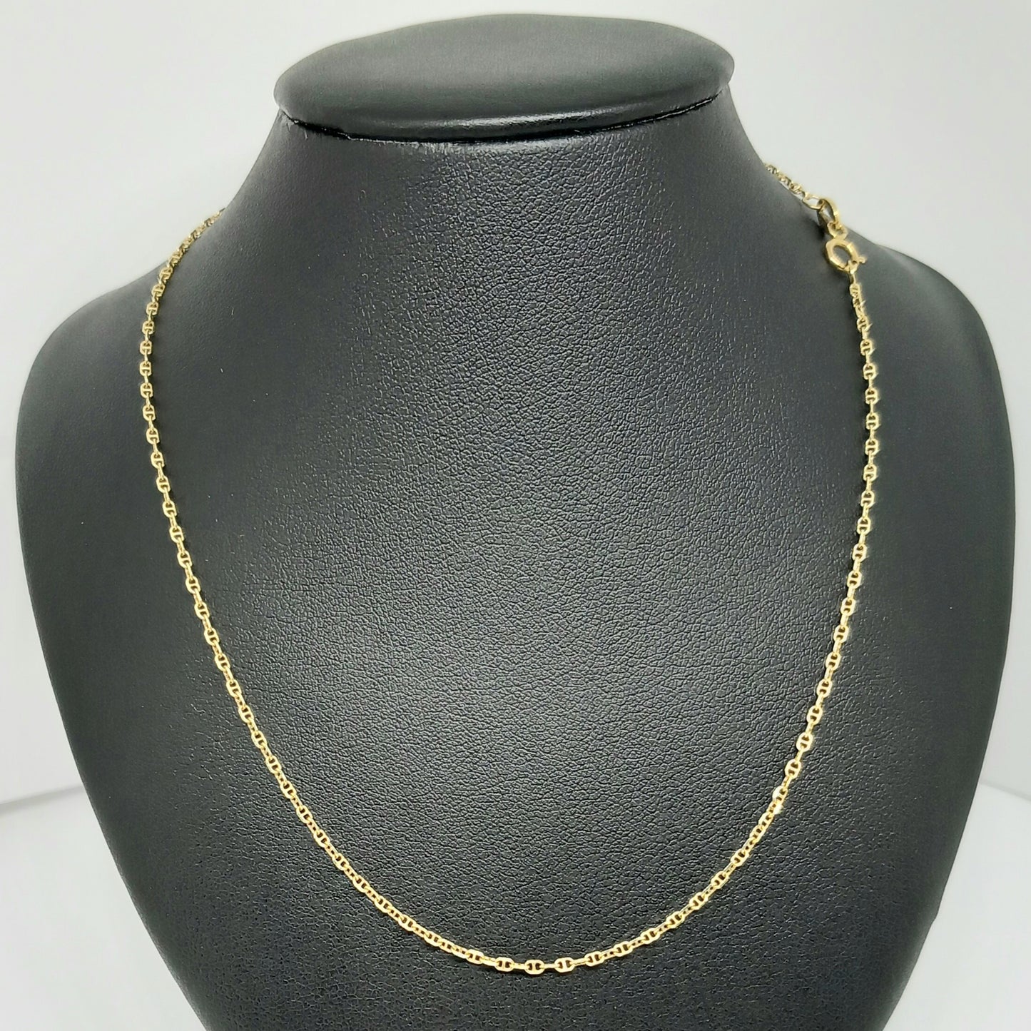 Řetěz ze žlutého zlata 14k . 50cm . 2,25g . stav A