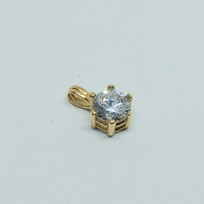 Přívěšky ze žlutého zlata 14k . 0,68g . stav A1