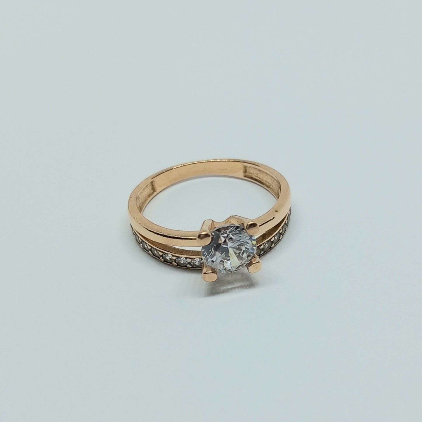 Zlatý prsten 14k 585/1000 - zlato růžové - použité - vel. 51