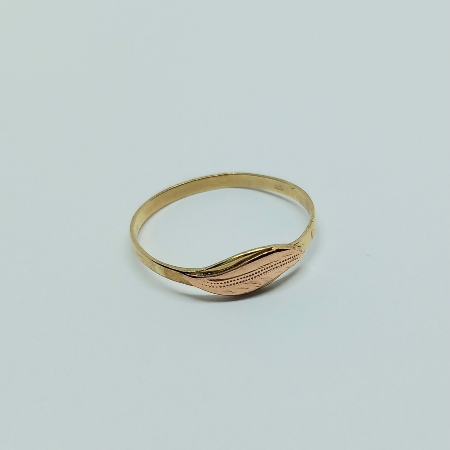 Zlatý prsten 14k 585/1000 - zlato a růžové - použité - vel. 56