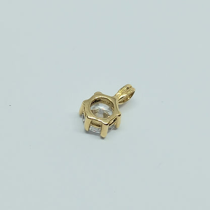 Přívěšky ze žlutého zlata 14k . 0,68g . stav A1