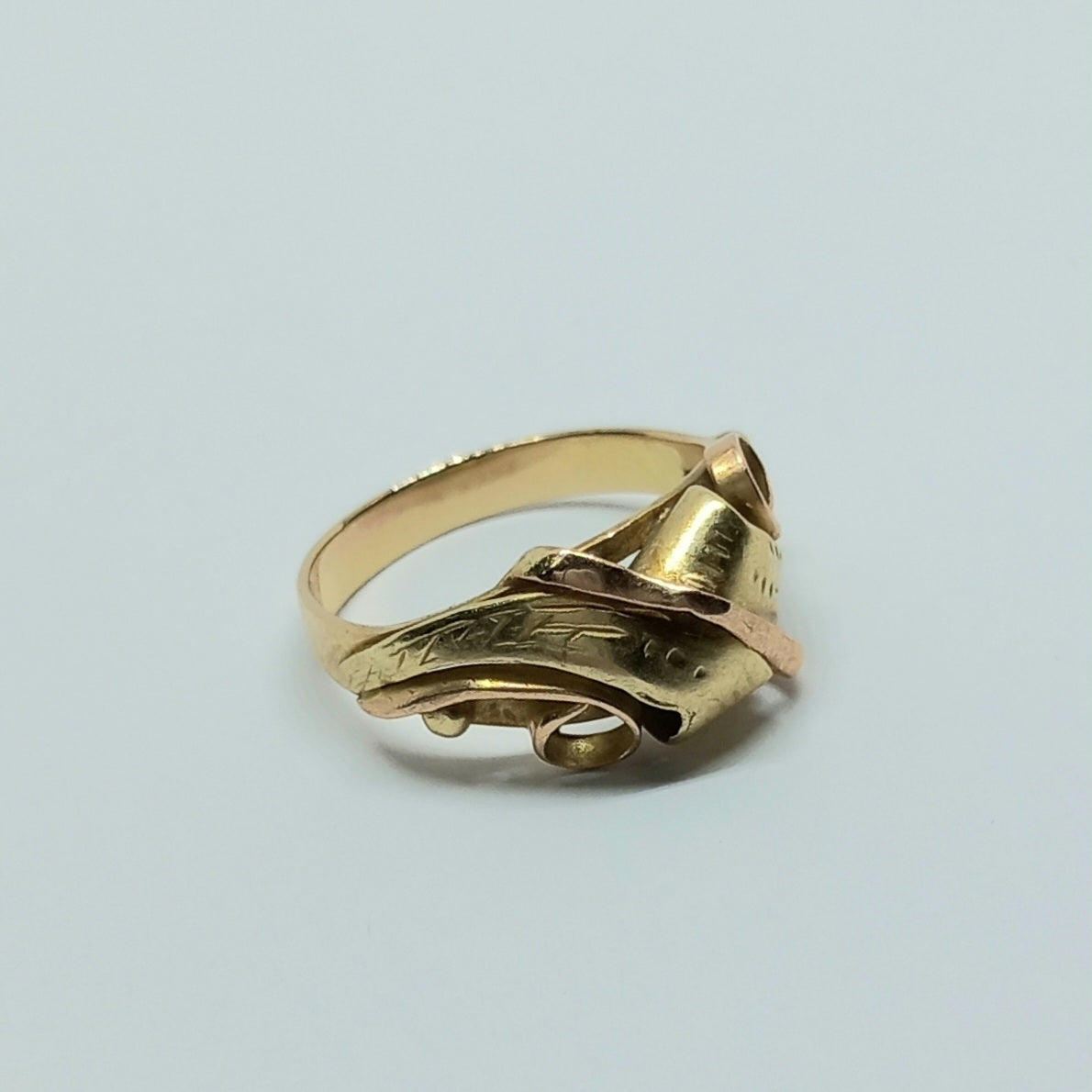 Dámský prsten ze žlutého a růžového zlata 14k . vel. 53 . 2,81g . stav B